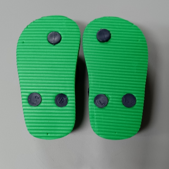 Carter's Baby Boy Stay-on Flip Flops - Picture 4 of 6